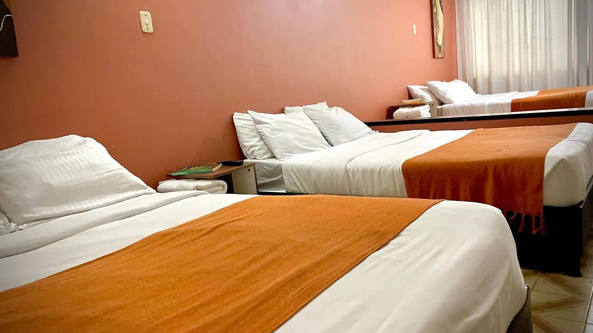 Way Maker 1 Hotel Bogota Guest house